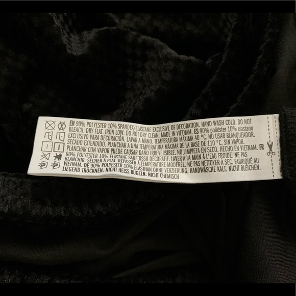 Adorable velour cropped & high waisted track suit - Picture 12 of 12